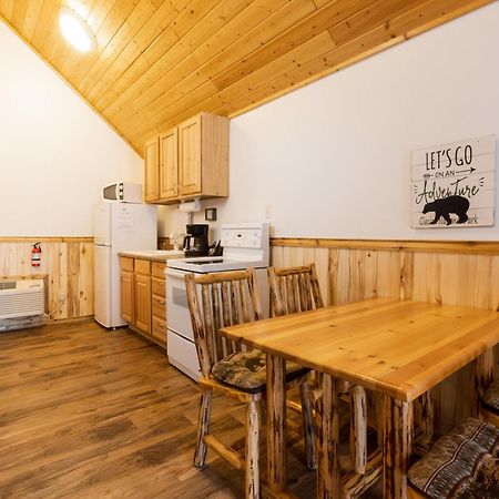 Beargrass Lodging & Rv Resort Hungry Horse Ngoại thất bức ảnh